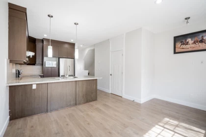 Walk-In Closet Photo of 6 30748 Cardinal Avenue, Abbotsford, BC
