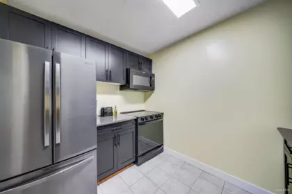 Walk-In Closet Photo of 277C 8635 120 Street, Delta, BC