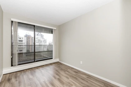 Walk-In Closet Photo of 1502 4134 Maywood Street, Burnaby, BC