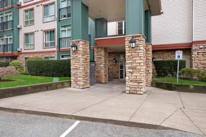 Outdoor Patio Photo of 208 33485 South Fraser Way, Abbotsford, BC