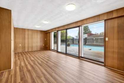 Swimming Pool Photo of 642 W 53rd Avenue, Vancouver, BC
