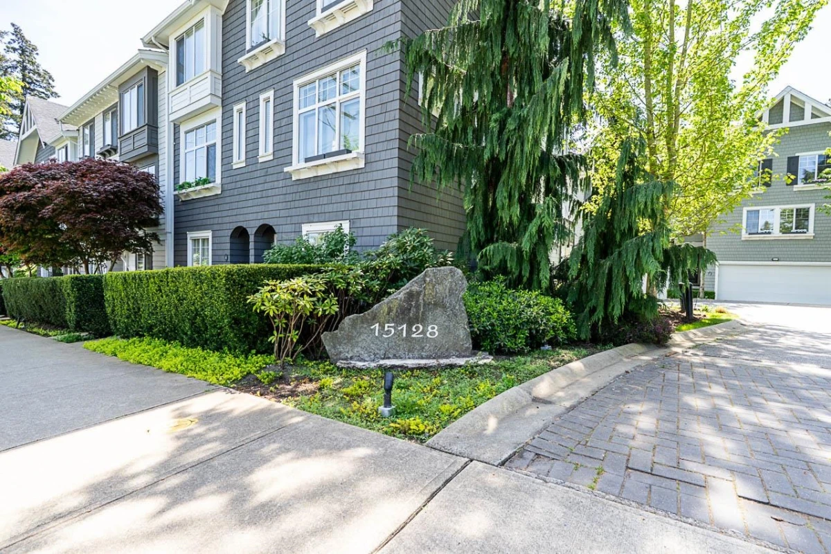 Living Room Photo of 32 15128 24 Avenue, Surrey, BC
