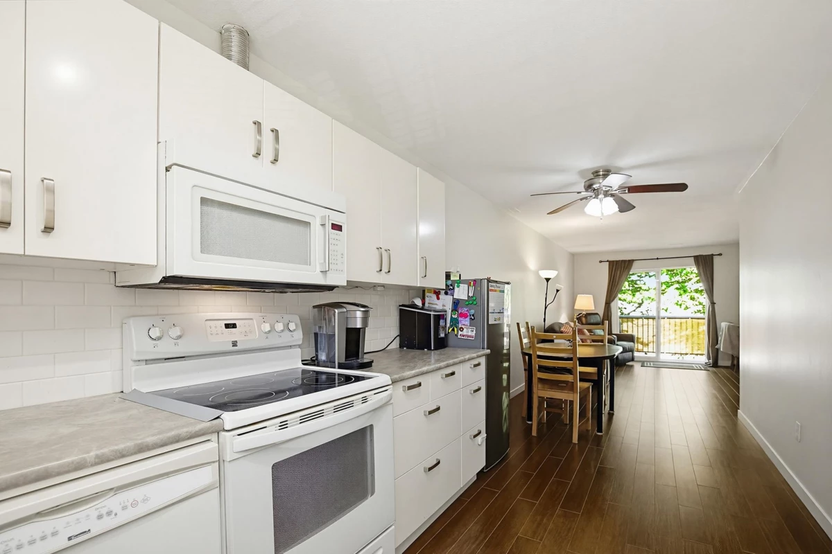 Dining Area Photo of 34 45435 Knight Road, Chilliwack, BC