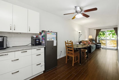 Kitchen Island Photo of 34 45435 Knight Road, Chilliwack, BC