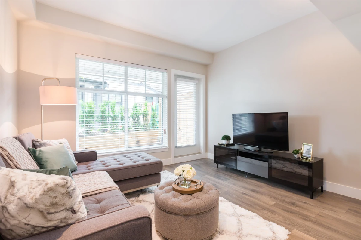 Dining Area Photo of 1 5148 Savile Row, Burnaby, BC