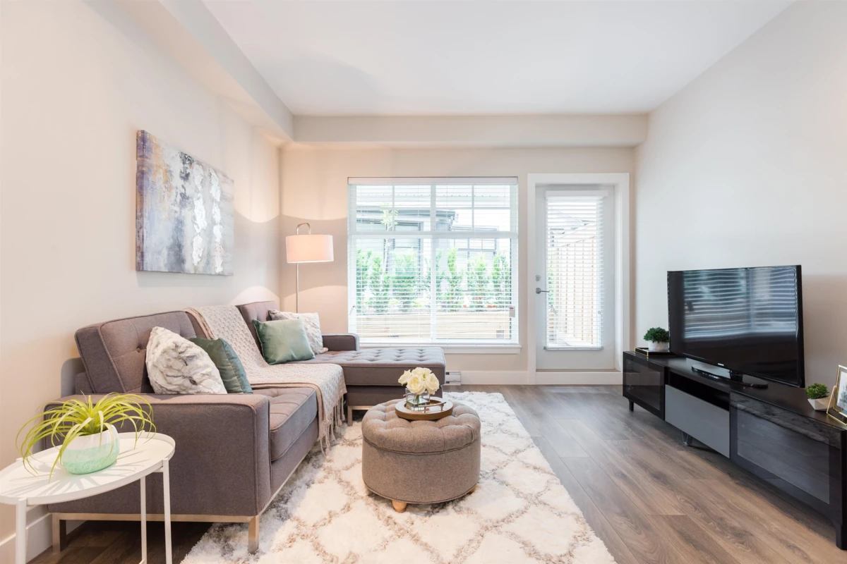 Family Room Photo of 1 5148 Savile Row, Burnaby, BC