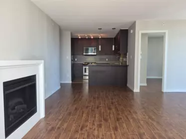 1703 2979 Glen Drive, Coquitlam, BC, Coquitlam — Apartment/Condo for sale