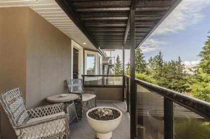 Guest Bathroom Photo of 183 N Howard Avenue, Burnaby, BC