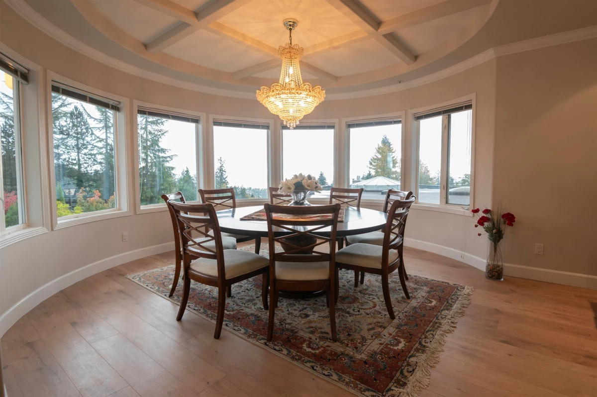 Family Room Photo of 2572 Westhill Close, West Vancouver, BC