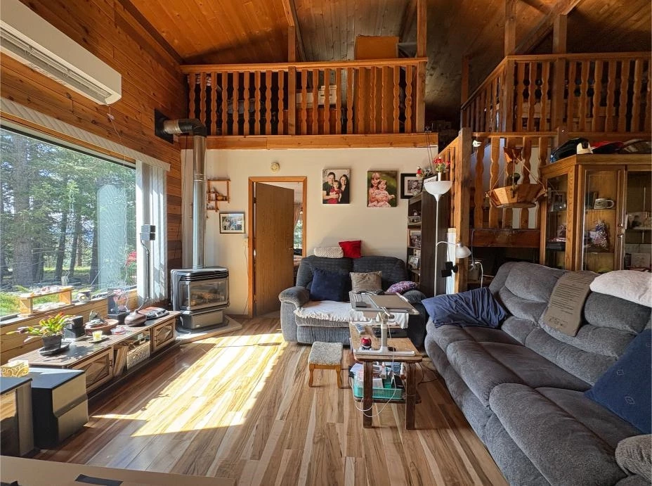 Living Room Photo of 6725 Sidley Mountain Road, No City Value, BC