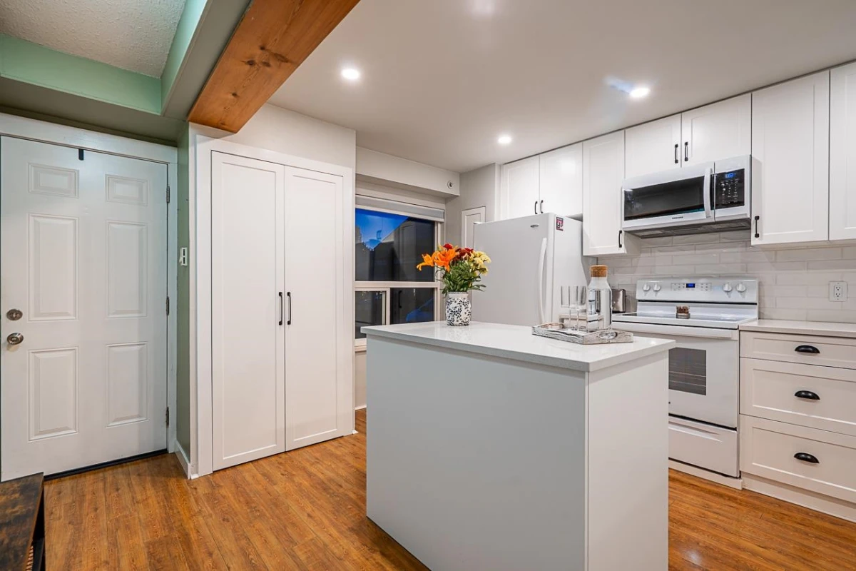 Dining Area Photo of 130 2844 273 Street, Langley, BC