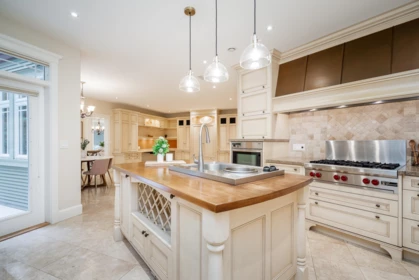 Kitchen Island Photo of 1535 Rockcress Place, Coquitlam, BC