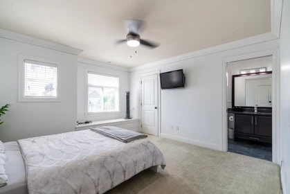 Laundry Room Photo of 6638 125a Street, Surrey, BC