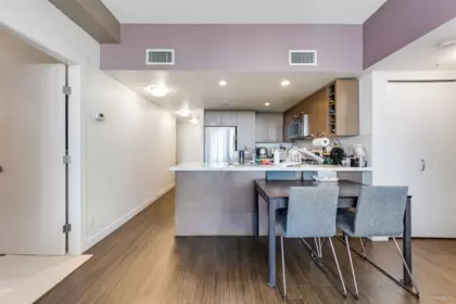 Kitchen Photo of 1810 8033 Saba Road, Richmond, BC
