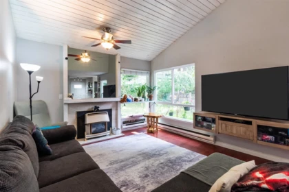 6217 E Greenside Drive, Surrey, BC, Surrey — Townhouse for sale