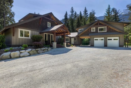 1044 Cedar Grove Lane, Pemberton, BC, Pemberton — Single Family Residence for sale