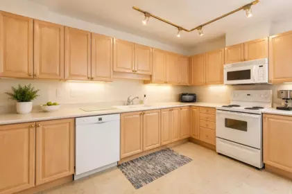 406 33065 Mill Lake Road, Abbotsford, BC, Abbotsford — Apartment/Condo for sale