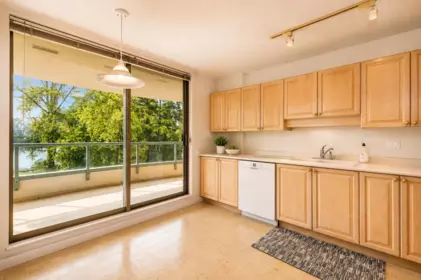 Kitchen Photo of 406 33065 Mill Lake Road, Abbotsford, BC