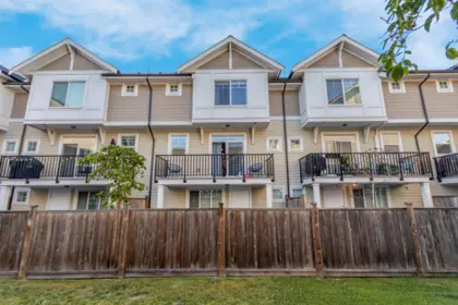 10 7056 192 Street, Surrey, BC, Surrey — Townhouse for sale