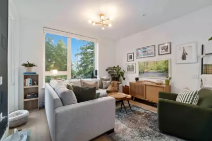Breakfast Nook Photo of 403 2137 Chesterfield Avenue, North Vancouver, BC