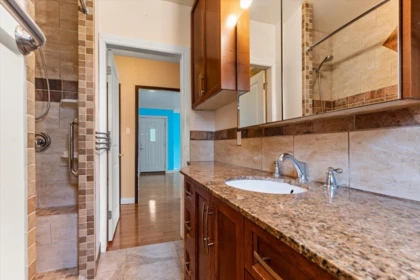 Hallway Photo of 46057 Fourth Avenue, Chilliwack, BC