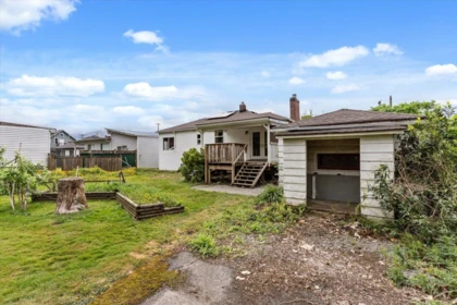 Hot Tub / Spa Photo of 46057 Fourth Avenue, Chilliwack, BC
