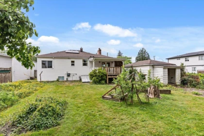 Swimming Pool Photo of 46057 Fourth Avenue, Chilliwack, BC