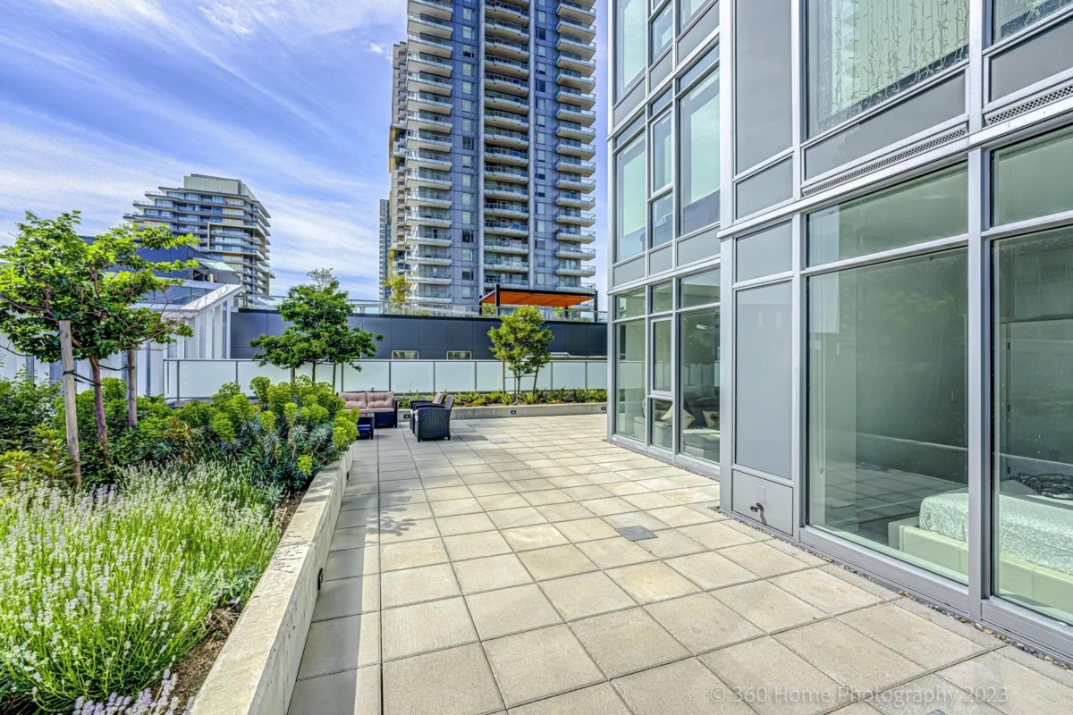 Family Room Photo of 707 4458 Beresford Street, Burnaby, BC