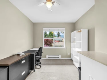 Hallway Photo of 332 E 12th Street, North Vancouver, BC