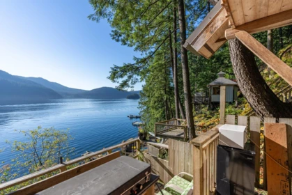 Guest Bathroom Photo of 316 Sasamat Lane, North Vancouver, BC