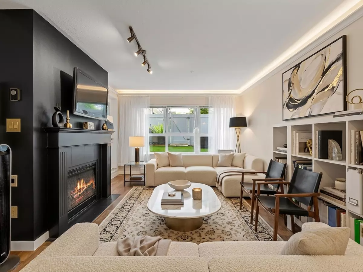 Family Room Photo of 112 9650 148 Street, Surrey, BC