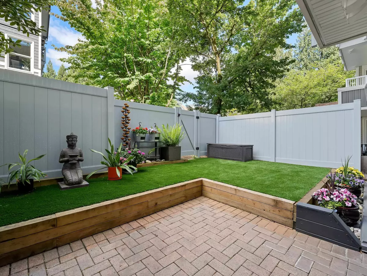 Living Room Photo of 112 9650 148 Street, Surrey, BC