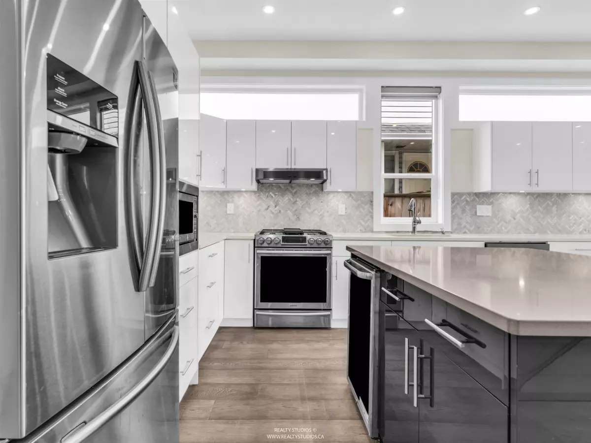 Dining Area Photo of 409 W Keith Road, North Vancouver, BC