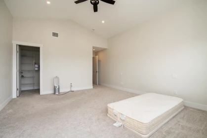 Powder Room Photo of 51049 Coleraine Avenue, Chilliwack, BC