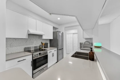 Kitchen Island Photo of 118 200 Westhill Place, Port Moody, BC