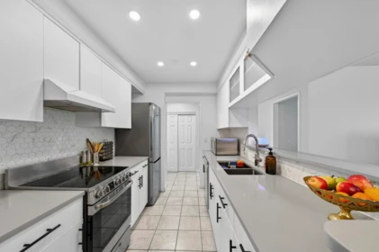 Kitchen Photo of 118 200 Westhill Place, Port Moody, BC