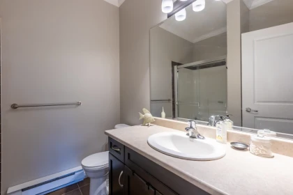 Hallway Photo of 410 2038 Sandalwood Crescent, Abbotsford, BC