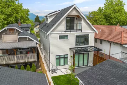 2 2258 Napier Street, Vancouver, BC, Vancouver — Half Duplex for sale