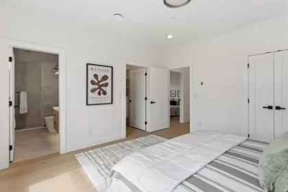 Entry Foyer Photo of 2 2258 Napier Street, Vancouver, BC