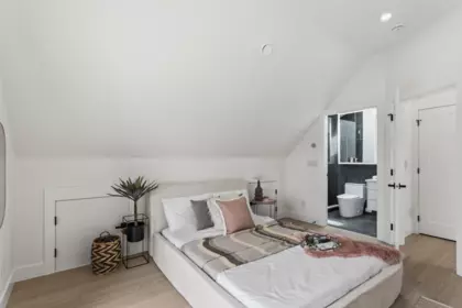 Loft / Bonus Room Photo of 2 2258 Napier Street, Vancouver, BC