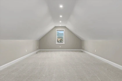 Hallway Photo of 1920 Peregrine Place, Agassiz, BC