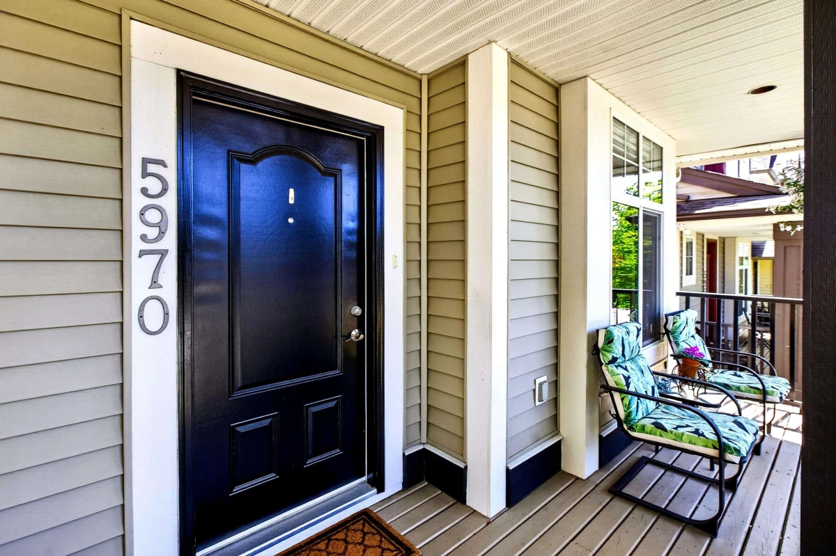Family Room Photo of 5970 164 Street, Surrey, BC