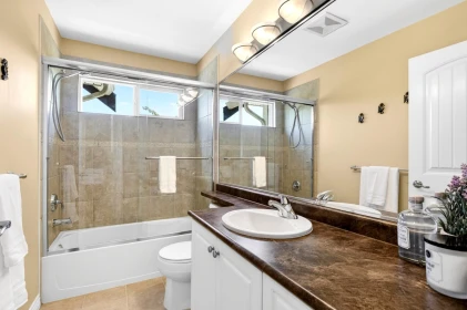 Entry Foyer Photo of 5970 164 Street, Surrey, BC
