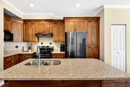 Kitchen Island Photo of 5970 164 Street, Surrey, BC