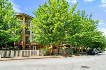 Aerial View of 412 2601 Whiteley Court, North Vancouver, BC