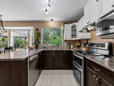 Kitchen Island Photo of 8672 163 Street, Surrey, BC