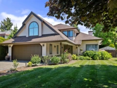 8672 163 Street, Surrey, BC