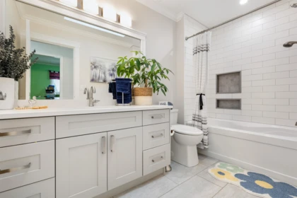 Laundry Room Photo of 6155 191a Street, Surrey, BC