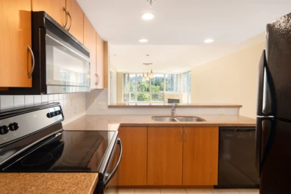 Kitchen Photo of 503 290 Newport Drive, Port Moody, BC