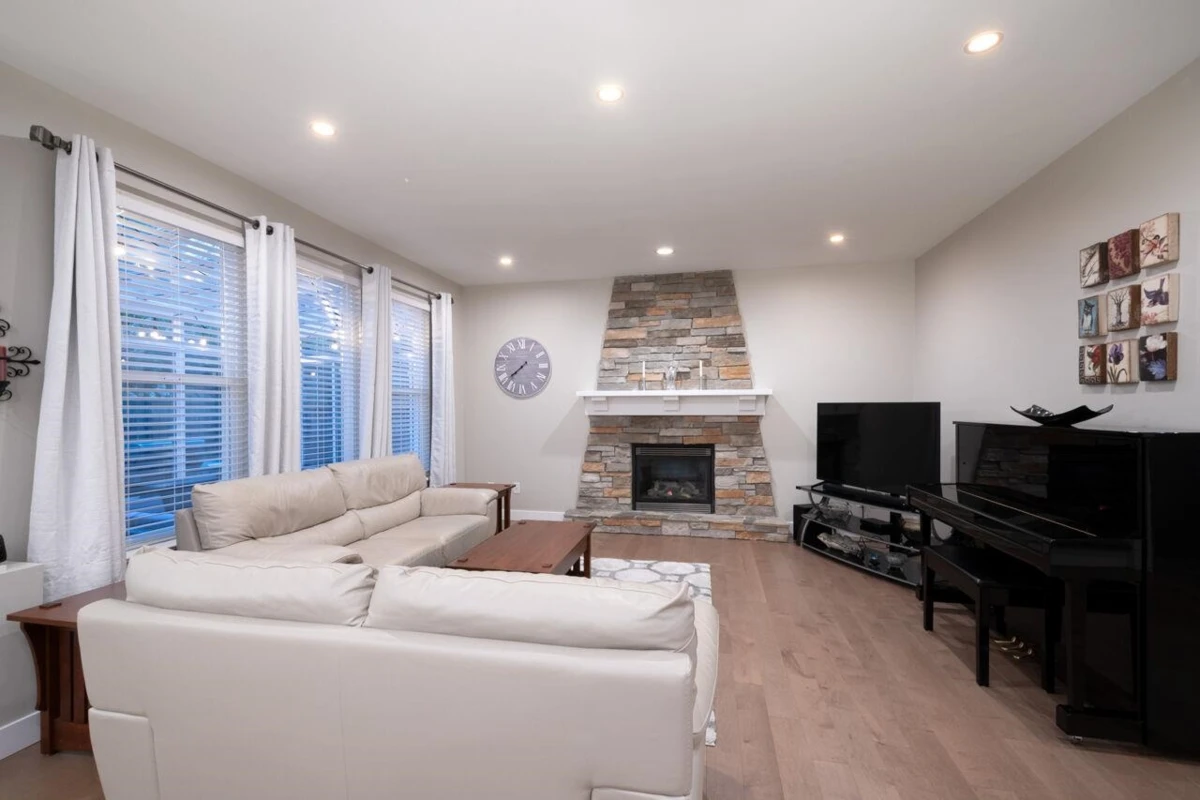 Dining Area Photo of 164 Sycamore Drive, Port Moody, BC